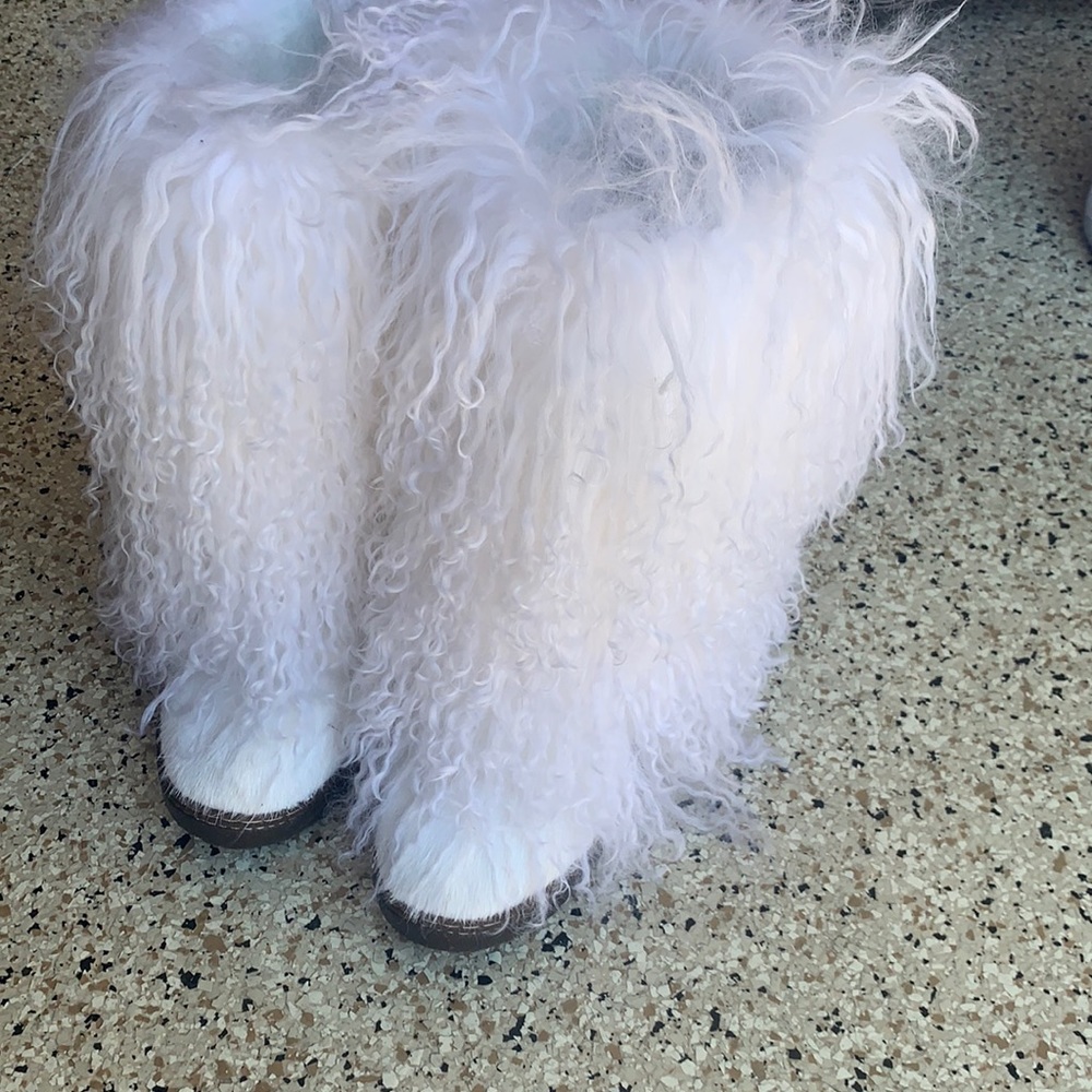 Fur boots white